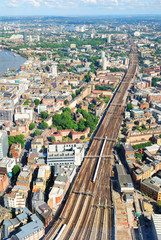 Obraz premium Multiple rails near London Bridge station station viewed from ab