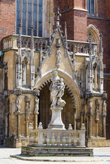 Obraz premium Front entrance to the Cathedral of St John Baptist