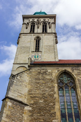 Fototapeta na wymiar St. Martini in Münster (Westfalen) aus der Froschperspektive