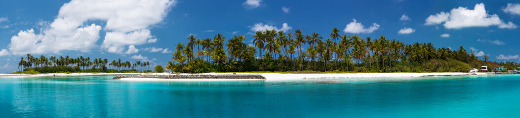 Hoge resolutie foto van tropisch eiland op de Malediven