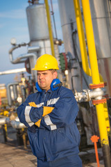 Obraz na płótnie Canvas system operator in oil and gas production
