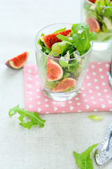 salad with fresh figs and cheese