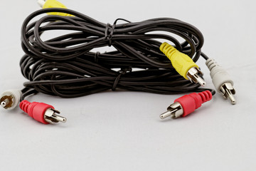 three rca cable and plug