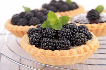 blackberry pastry