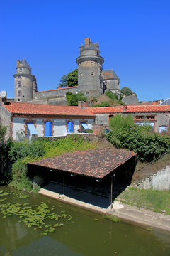 Ch&acirc;teau d'Apremont (Vend&eacute;e)