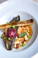 Maquereau, poireau, haricots, légumes, sauce, cuisine