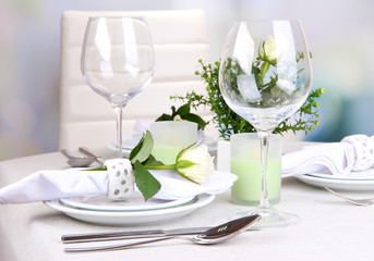 Table arrangement in restaurant
