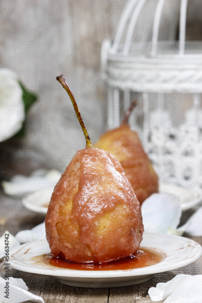 Wall mural Pear in caramel, popular wedding dessert