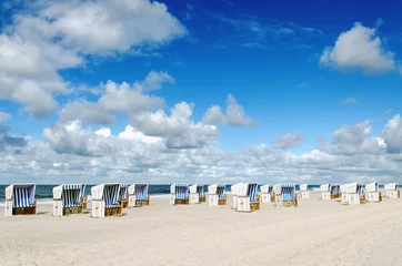 Fotobehang Strandkörbe am Strand von Sylt © Robert Neumann