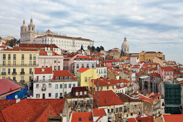 Fototapeta na wymiar Zobacz na dachy Lizbony