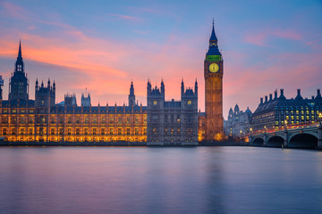 Fototapeta na wymiar Houses of Parliament w nocy, London