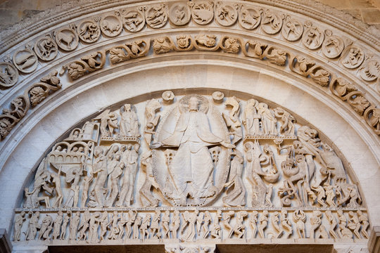 Le tympan de la cath&eacute;drale d'Autun