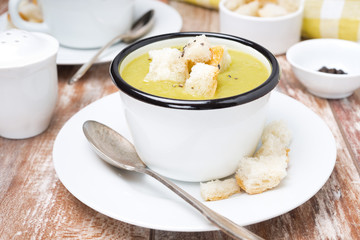 spicy zucchini soup with croutons