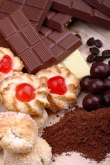 Pasticceria di mandorle con cioccolato