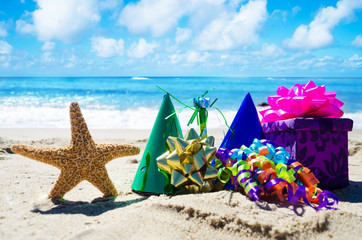 Fototapeta na wymiar Birthday decorations on the beach