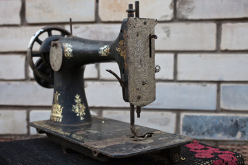 the old  sewing machine