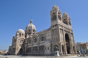 Fototapeta na wymiar Cathédrale Sainte-Marie-Majeure de Marseille