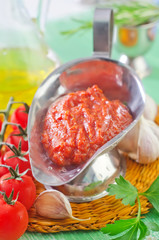 tomato sauce and ingredients for sauce