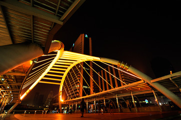 Obraz premium Chong Nonsi skywalk at bangkok skytrain
