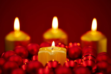 Weihnachten mit 4 Kerzen zum Advent