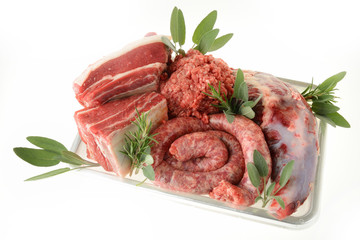 Carne cruda mista con spezie