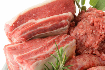 Carne cruda mista con spezie