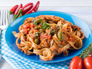 tagliatelle with tuna tomatoes and capers