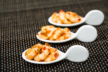 Shrimp with white wine sauce