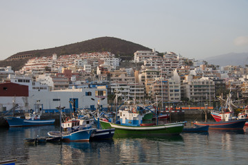 Fototapeta na wymiar Harbor of Los Cristianos, Tenerife