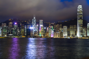 Fototapeta na wymiar Hong Kong wyspa nocą