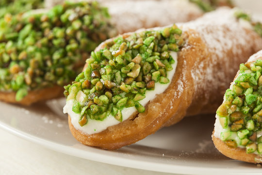 Fresh Homemade Traditional Cannoli