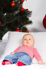 Obraz na płótnie Canvas baby with xmas decoration