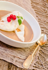 Floating island dessert