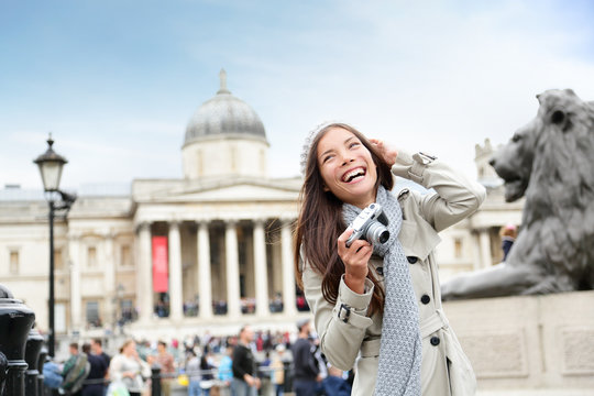 London tourist woman on Trafalgar Square