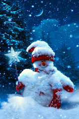 Naklejka na ściany i meble Christmas Snowman i gałęzi jodłowych pokryte śniegiem