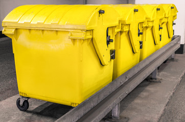 Yellow waste Containers - Recycling bin for special Rubbish