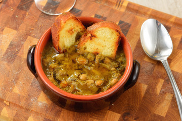 Ribollita di verdure con crostini