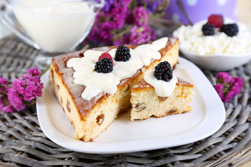 Cheese casserole with raisins