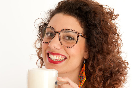 ragazza con boccale di birra