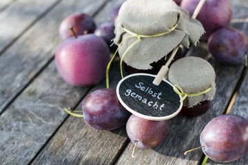 Selbstgemachte Pflaumenmarmelade