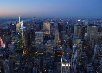 Fototapeta na wymiar Nowy Jork depuis l'Empire State Building, nokturn