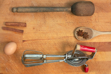 Składniki i przybory do pieczenia ciasta © Patryk Michalski