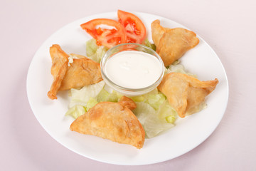 Samosa with sauce