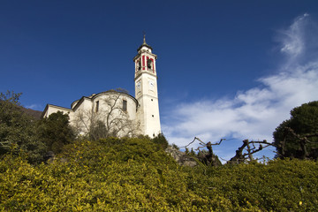 Fototapeta na wymiar Cannero Riviera, chiesa