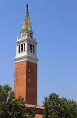 Fototapeta na wymiar zabytkowej dzwonnicy z kościoła San Giorgio w Wenecji w IT
