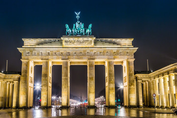 Fototapeta premium Brandenburg Gate in Berlin - Germany