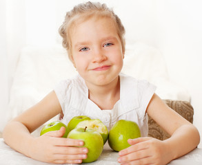 Fototapeta premium Child with apples