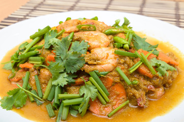 Stir-Fried Shrimp with Curry Powder