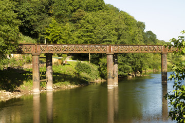 Fototapeta na wymiar Stary most kolejowy, Redbrook.
