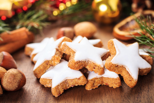 Zimtsterne - Cinnamon biscuits